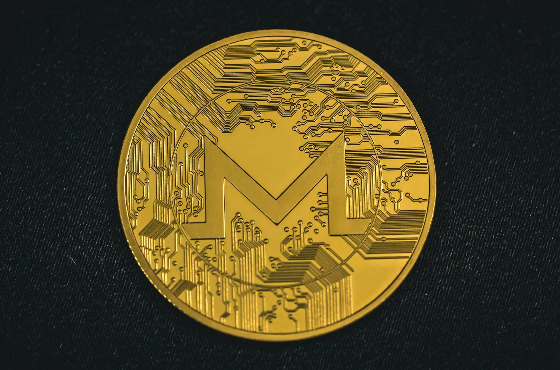 Crypto Nomads: Explore the Digital Frontier